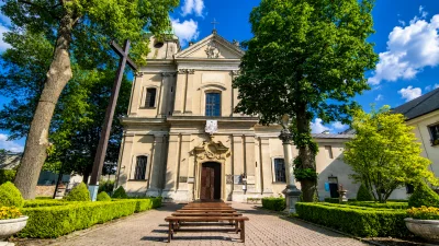 Kościół Matki Bożej Szkaplerznej w Warce